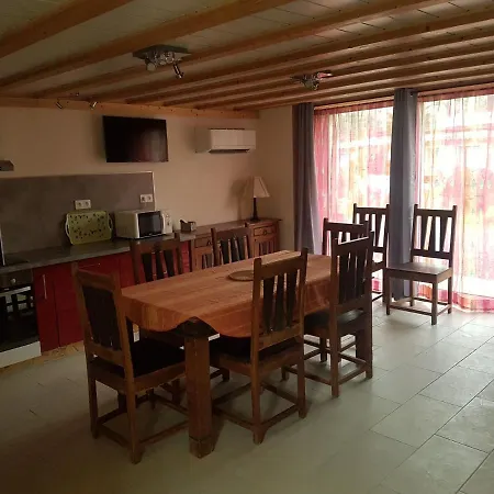 Dom wakacyjny Familial -- Les Palmiers