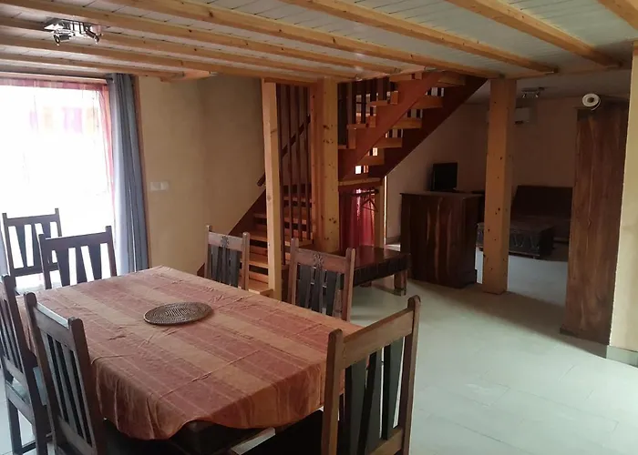 Ferienhaus Familial -- Les Palmiers